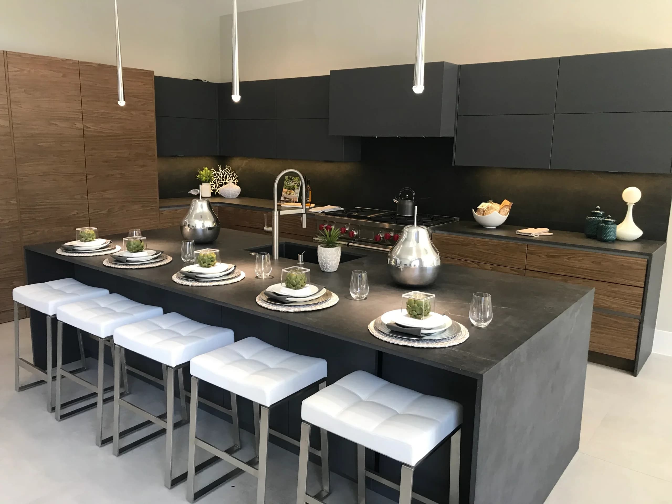A custom-designed kitchen by Morantz Custom Cabinetry
